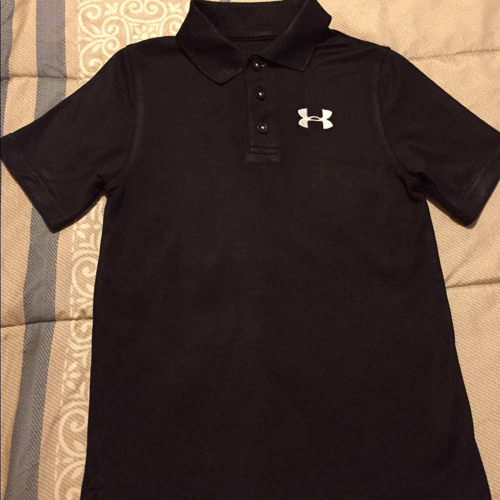 A youth small heat gear short sleeve Under  Armour